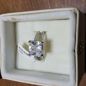 Womans Ring size 9 Solitaire  Costume